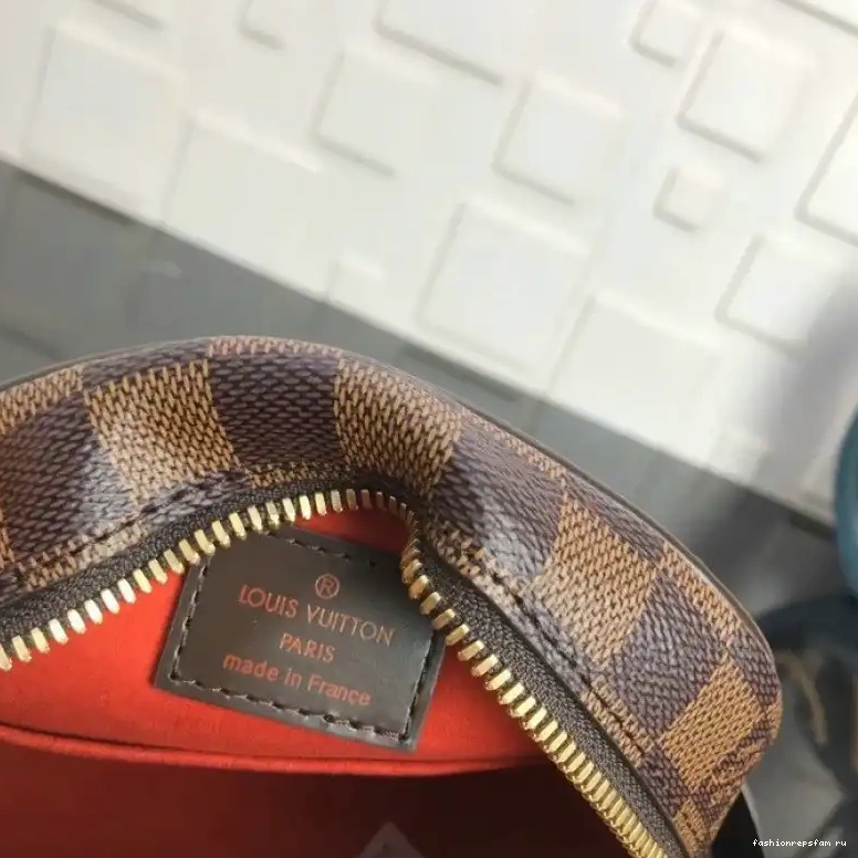 Fashionrepsfam ru 20DJ570080 LV Bags 0731